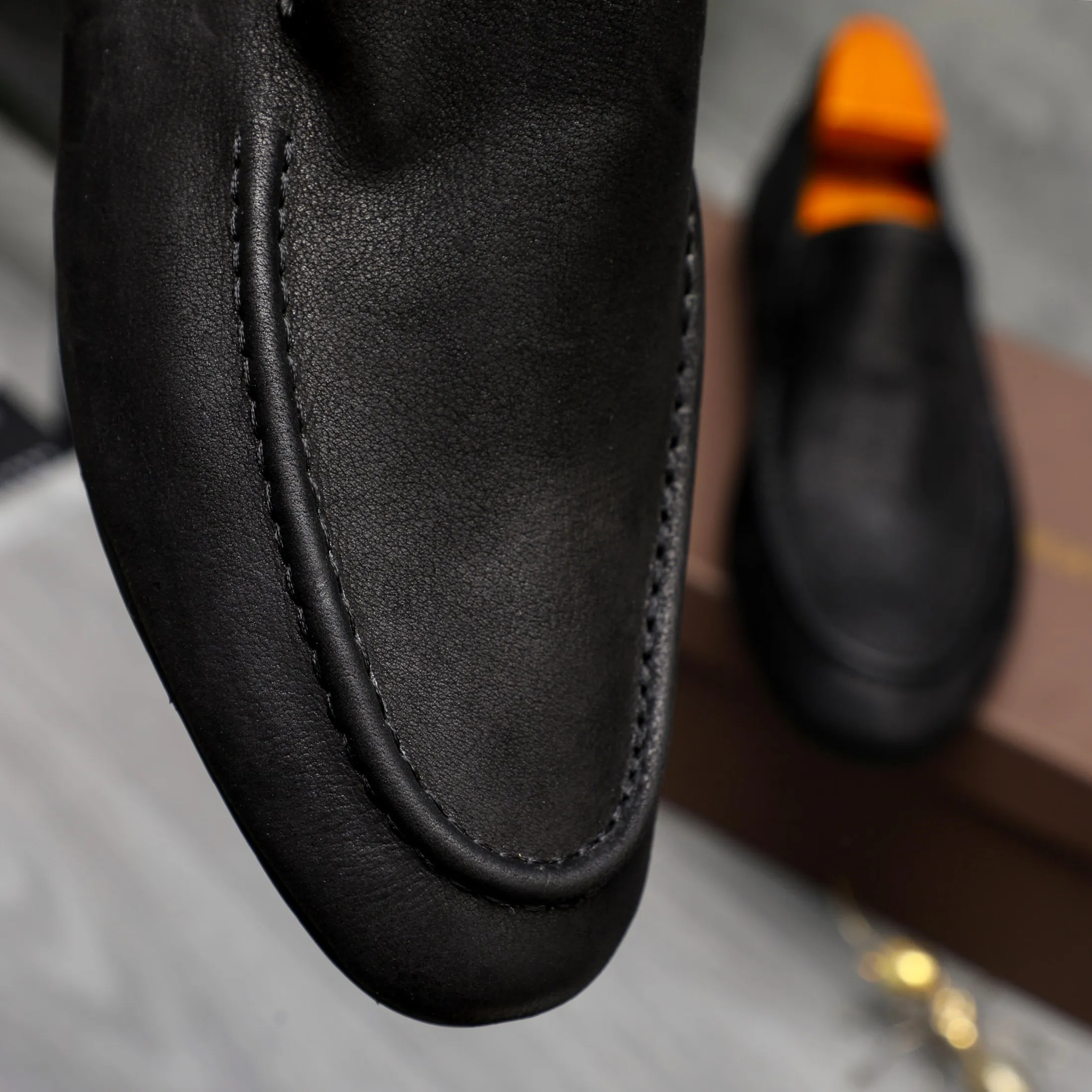 Men's shoes 💰460 Product trademark: BV "Bottega Veneta" soft leather men's shoes Regular size: 39-45 Product materials: Selected high-quality pebbled cowhide upper, cowhide lining, original outsole